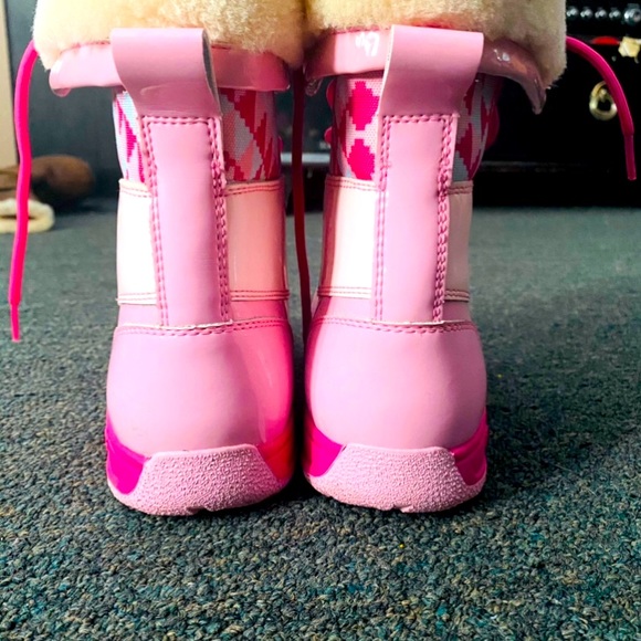 Big girl (UGG) Boots - Picture 3 of 5